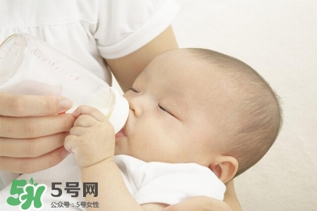 產(chǎn)后胸部下垂什么原因？產(chǎn)后胸部下垂怎么辦？