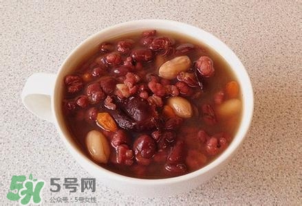 四紅補(bǔ)血粥的營養(yǎng)價值 四紅補(bǔ)血粥的功效與作用及食用方法