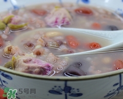 四紅補(bǔ)血粥的營養(yǎng)價值 四紅補(bǔ)血粥的功效與作用及食用方法