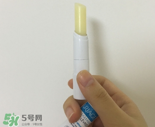 依泉和dhc唇膏哪個好？依泉唇膏和dhc唇膏哪個好？