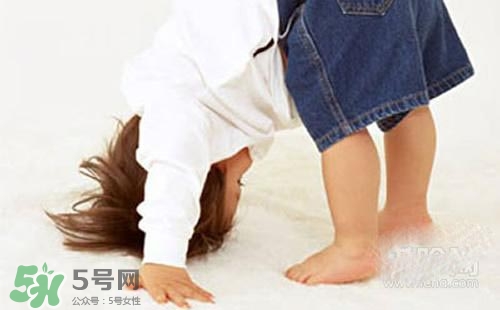 寶寶喜歡撞頭是怎么回事？寶寶喜歡撞頭怎么辦？