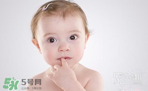 寶寶喜歡咬下嘴唇是怎么回事？寶寶喜歡咬下嘴唇怎么辦？