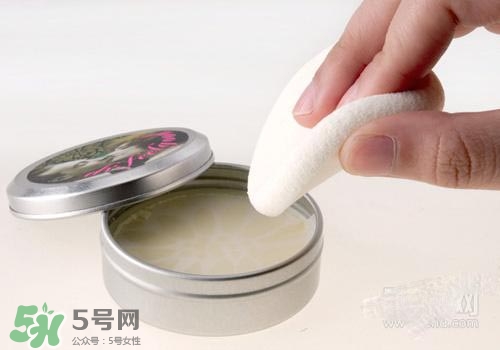 豬油膏和隔離霜哪個(gè)先用？豬油膏的使用步驟