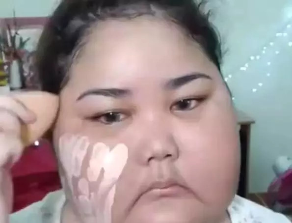 臉胖怎么化妝好看？臉大怎么化妝好看