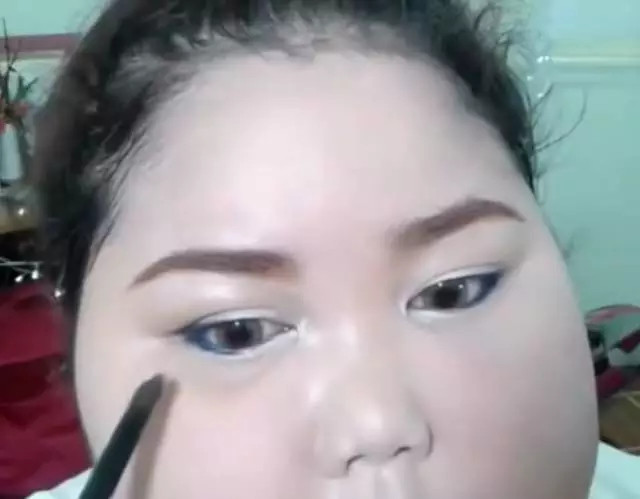 臉胖怎么化妝好看？臉大怎么化妝好看