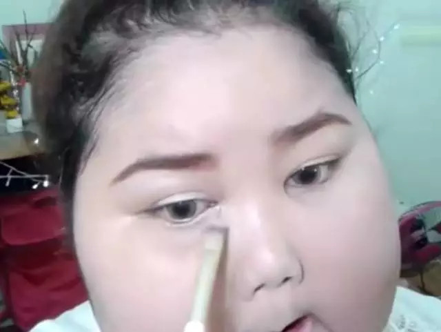 臉胖怎么化妝好看？臉大怎么化妝好看