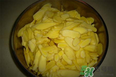 口含生姜片止咳嗎？姜治咳嗽嘔吐小秘方