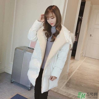 小個(gè)子女生適合穿什么羽絨服？個(gè)子矮的女生適合什么羽絨服