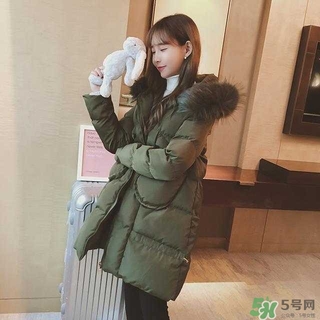 小個(gè)子女生適合穿什么羽絨服？個(gè)子矮的女生適合什么羽絨服
