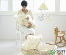 防溢乳墊是一次性的好還是可洗的好？一次性防溢乳墊有毒嗎