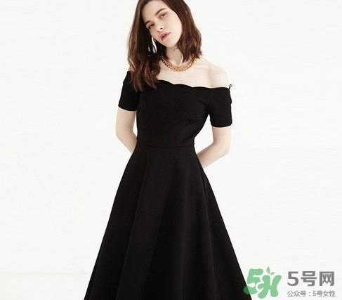 年會女生穿什么？女生年會穿衣搭配