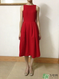 年會(huì)要穿禮服嗎？年會(huì)禮服搭配