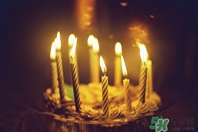 生日穿什么顏色的鞋子？生日穿什么鞋子搭配