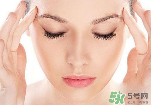眼皮跳是冷敷還是熱敷？眼皮跳怎么辦？