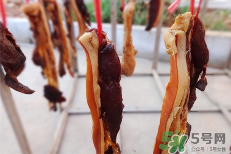臘肉長(zhǎng)毛了還能吃嗎？臘肉長(zhǎng)白毛了還能吃嗎？