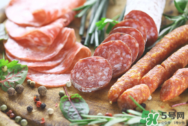 腌肉一斤放多少鹽？腌肉用什么鹽？