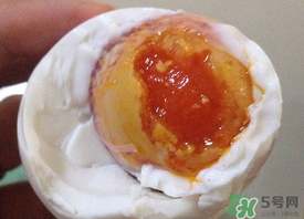 腌雞蛋怎么腌出油多？腌雞蛋最好的出油方法