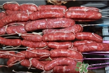 灌香腸的腸衣是什么？香腸的腸衣是什么做的？