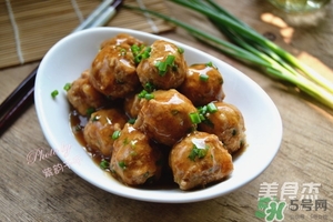 肉丸子可以用面粉嗎？肉丸子用什么粉？