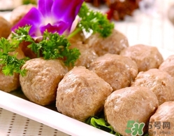 肉丸子可以用面粉嗎？肉丸子用什么粉？