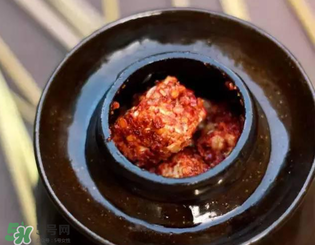 霉豆腐發(fā)黑還能吃嗎？霉豆腐長(zhǎng)黑點(diǎn)還能吃嗎？