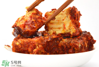 霉豆腐發(fā)黑還能吃嗎？霉豆腐長(zhǎng)黑點(diǎn)還能吃嗎？