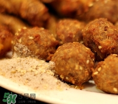 肉丸子發(fā)霉可以吃嗎？肉丸子長(zhǎng)霉有霉點(diǎn)怎么辦？