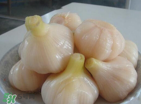 腌大蒜變綠還能吃嗎？大蒜腌制后變綠能吃嗎？