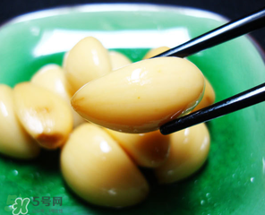 腌大蒜變綠還能吃嗎？大蒜腌制后變綠能吃嗎？