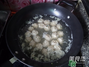 肉丸子可以用面粉嗎？肉丸子用什么粉？