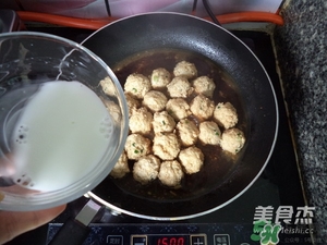肉丸子可以用面粉嗎？肉丸子用什么粉？