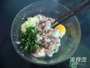 肉丸子可以用面粉嗎？肉丸子用什么粉？