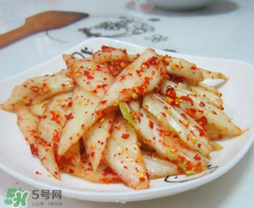 腌白菜放多少鹽？腌白菜放鹽比例