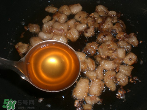 熬豬油為什么要加水？熬豬油水放多了怎么辦？