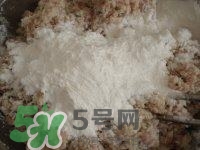 做藕丸子要放多少鹽？一斤藕做藕圓子放多少鹽合適？