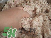 做藕丸子要放多少鹽？一斤藕做藕圓子放多少鹽合適？