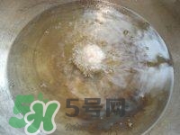 做藕丸子要放多少鹽？一斤藕做藕圓子放多少鹽合適？