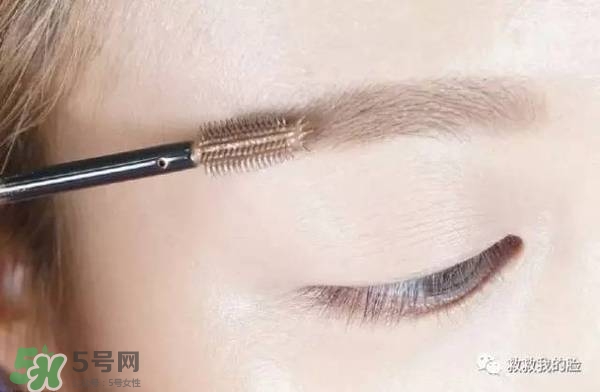 金高銀妝容怎么化？金高銀仿妝