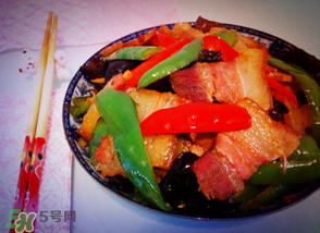 腌肉怎么做好吃？腌肉炒什么菜好吃？