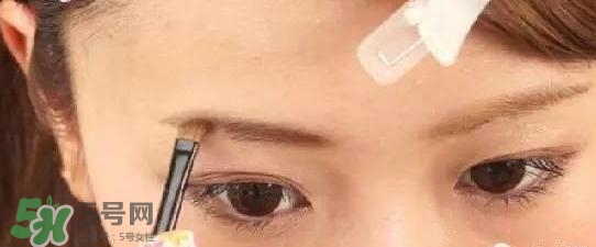 液體眉筆怎么用？液體眉筆使用方法