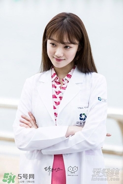 李圣經(jīng)的衣服什么牌子？李圣經(jīng)衣服同款