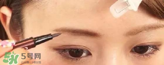 液體眉筆怎么用？液體眉筆使用方法