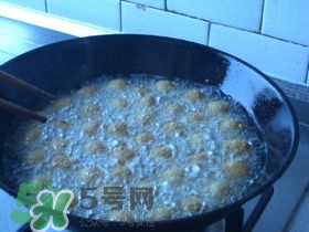豆腐丸子散了怎么辦？豆腐丸子怎么做不散？