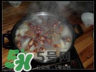 臘豬腳燉什么好吃？臘豬蹄燉什么好吃？