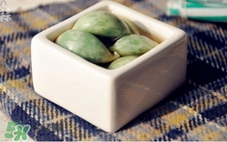 臘八蒜為什么是綠色的？臘八蒜怎么變綠？