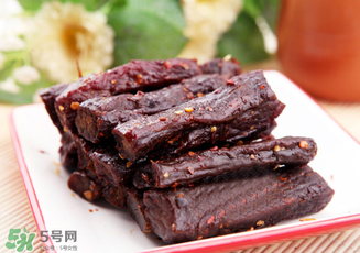 風干牛肉是生的嗎？風干牛肉是生的還是熟的？