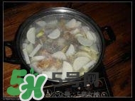 臘豬腳燉什么好吃？臘豬蹄燉什么好吃？