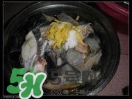 臘豬腳燉什么好吃？臘豬蹄燉什么好吃？