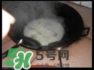 臘豬腳燉什么好吃？臘豬蹄燉什么好吃？