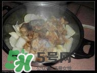 臘豬腳燉什么好吃？臘豬蹄燉什么好吃？
